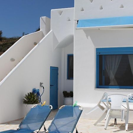 Blue Sea Villa & Apartments Makrýgialos エクステリア 写真