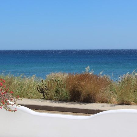 Blue Sea Villa & Apartments Makrýgialos エクステリア 写真