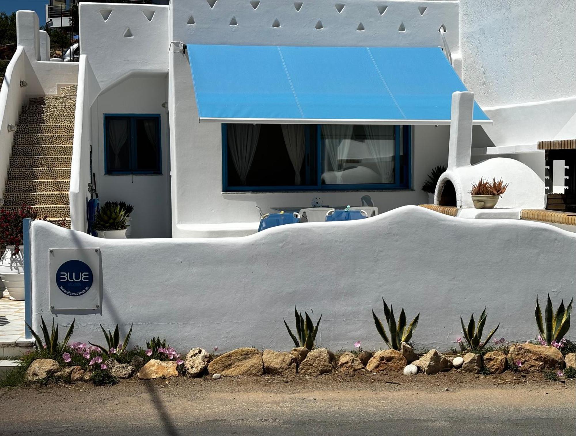 Blue Sea Villa & Apartments Makrýgialos エクステリア 写真
