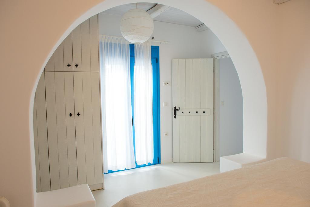 Blue Sea Villa & Apartments Makrýgialos エクステリア 写真